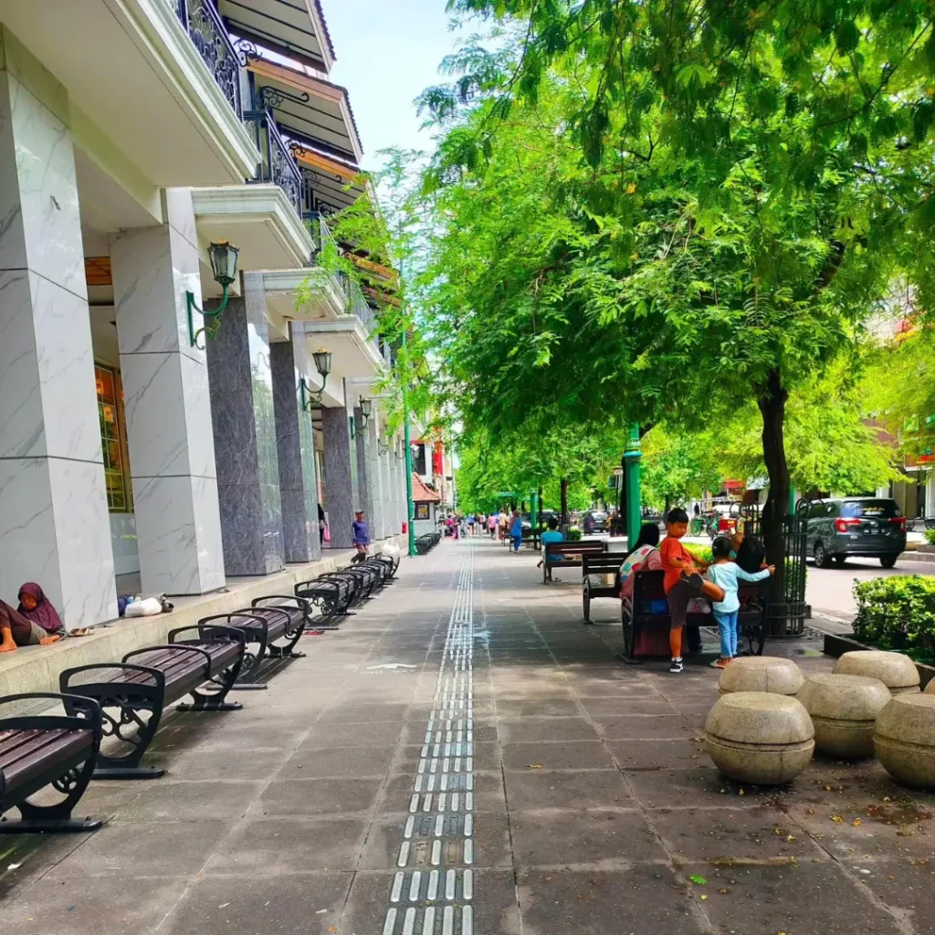 Pedestrian di Jalan Malioboro Jogja-Photo Credit by instagram @priyan.dwijo