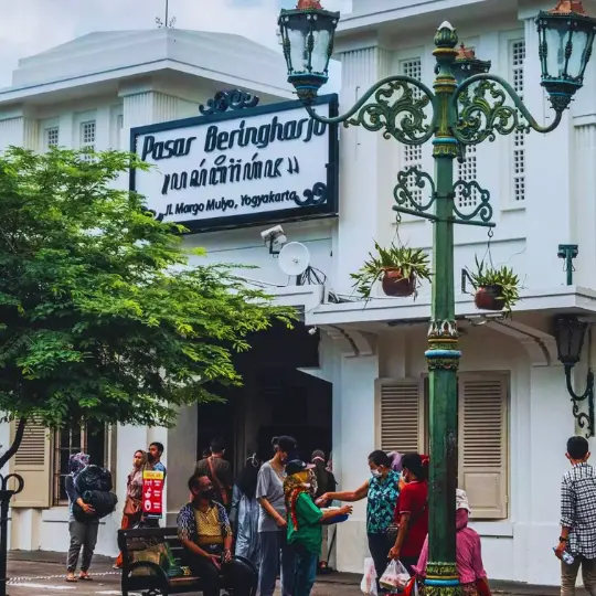 Pasar Beringharjo-Daftar Destinasi Wisata Dalam Kota Jogja Terbaru-JOGJO